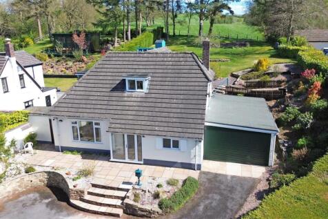 Birchall Lane, Leek 3 bed detached house for sale