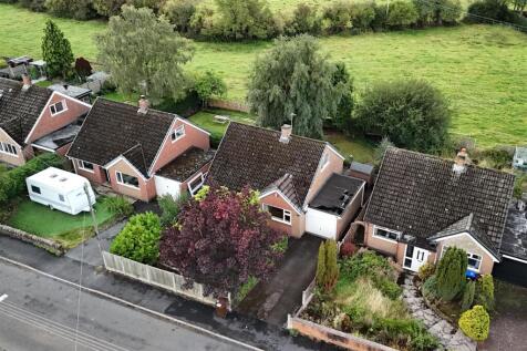 Folly Lane, Cheddleton 2 bed bungalow for sale