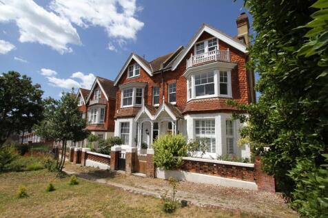 6 bedroom semi-detached house for sale