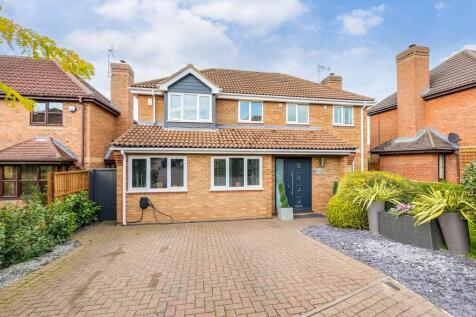 5 bedroom detached house for sale