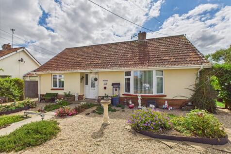3 bedroom detached bungalow for sale
