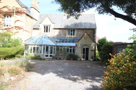 5 bedroom semi-detached house for sale