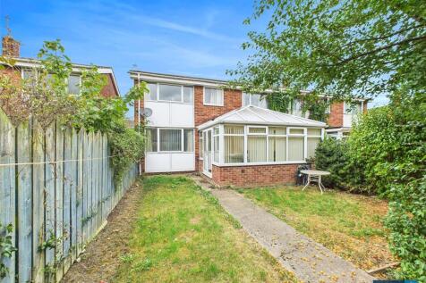 Trafalgar Way, Carcroft, Doncaster... 5 bed semi