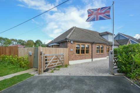 3 bedroom semi-detached bungalow for sale