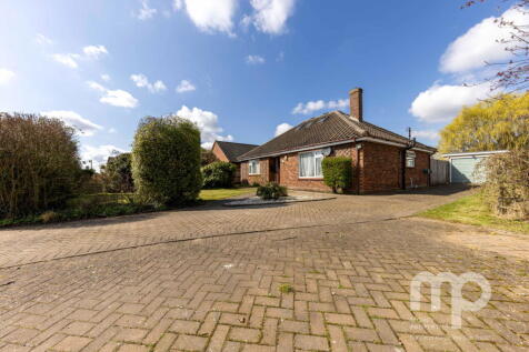 4 bedroom detached bungalow for sale