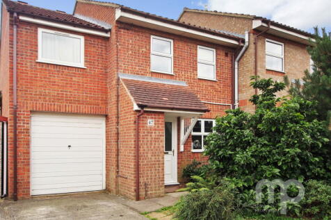 4 bedroom semi-detached house for sale