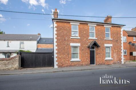 Wood Street, Royal Wootton Bassett SN4 7 3 bed detached house for sale