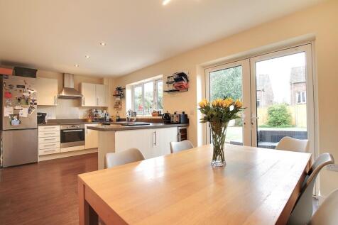 4 bedroom semi-detached house for sale