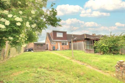 Pound Lane, Sutton 2 bed chalet for sale