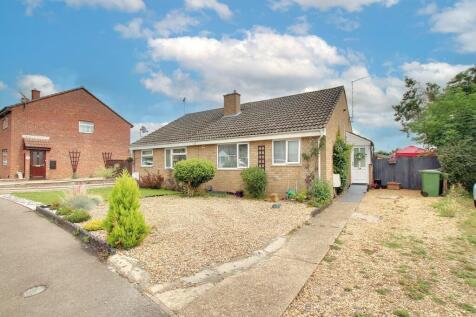 2 bedroom semi-detached bungalow for sale