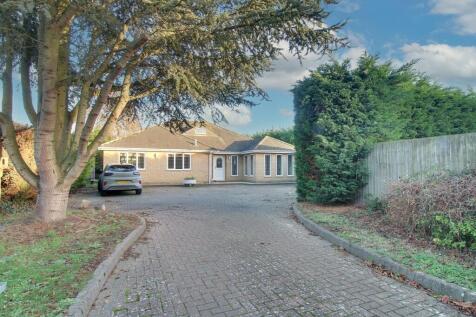 4 bedroom detached bungalow for sale