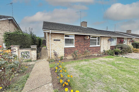 2 bedroom semi-detached bungalow for sale