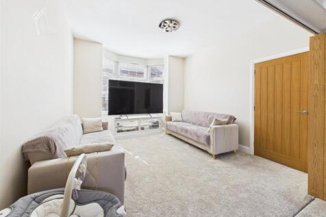 Fieldhead Road, Highfield, Sheffield 5 bed terraced house for sale