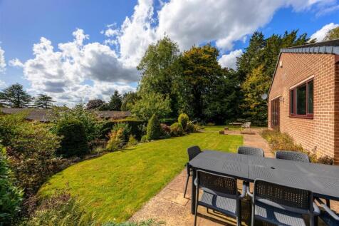 Whinfell Court, Whirlow, Sheffield 3 bed detached bungalow for sale