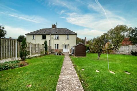 Mill Lane, Hathersage, Hope Valley 3 bed semi