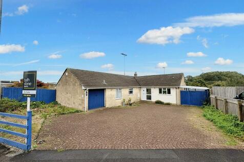 4 bedroom detached bungalow for sale