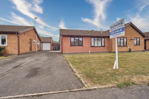 2 bedroom semi-detached bungalow for sale