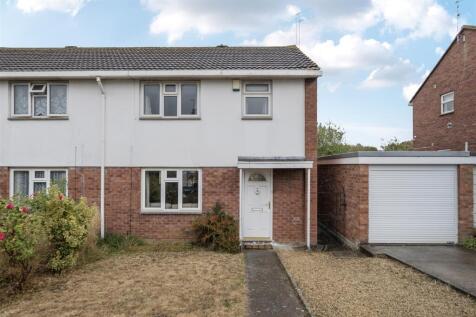 Minsmere Road, Keynsham, Bristol 3 bed semi