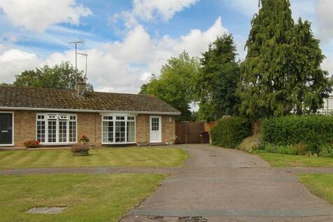 3 bedroom semi-detached bungalow for sale