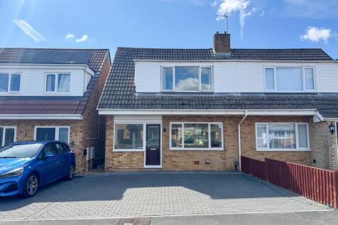 Standish Avenue, Patchway, Bristol... 3 bed semi