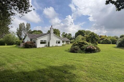 Wellington TA21 4 bed bungalow for sale