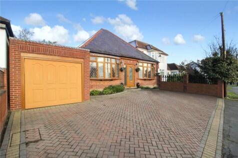 Eastwood Road, Rayleigh, Essex, SS6 3 bed bungalow for sale