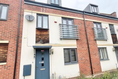 3 bedroom terraced house for sale