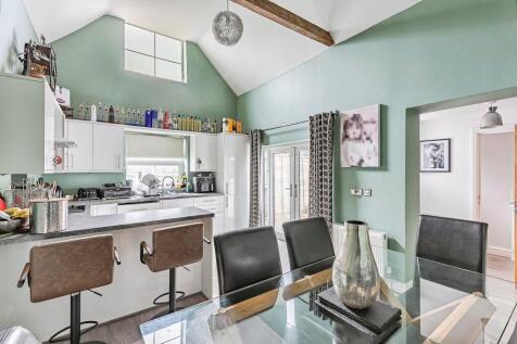 4 bedroom semi-detached house for sale