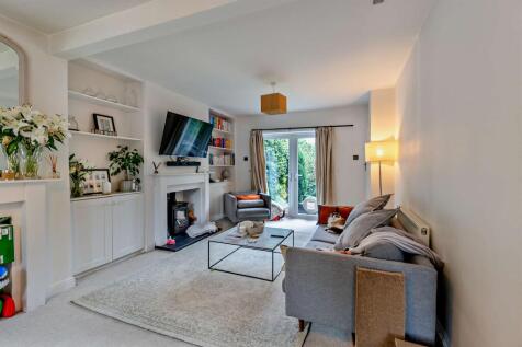 2 bedroom semi-detached house for sale