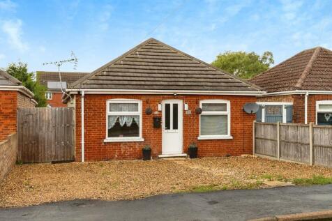 2 bedroom detached bungalow for sale