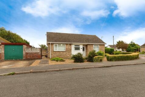 2 bedroom semi-detached bungalow for sale