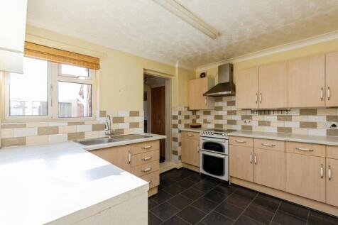 2 bedroom terraced bungalow for sale