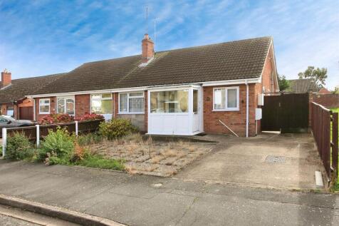 2 bedroom semi-detached house for sale