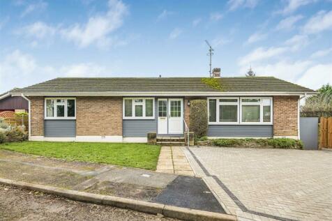 4 bedroom detached bungalow for sale