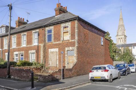 The Grove, Reading 2 bed end of terrace house for sale