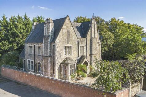 7 bedroom detached house for sale