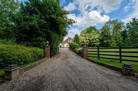 Great Plumstead 5 bed detached house for sale