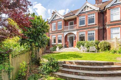 4 bedroom semi-detached house for sale