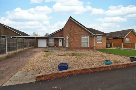 4 bedroom detached bungalow for sale