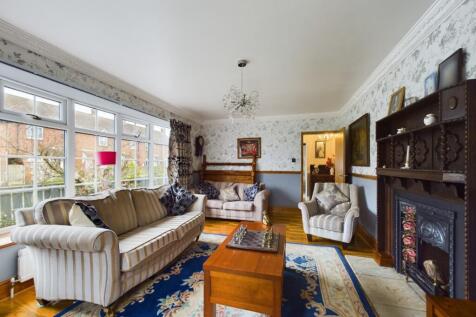 Cross Street, Skipsea, YO25 8SN 2 bed detached bungalow for sale