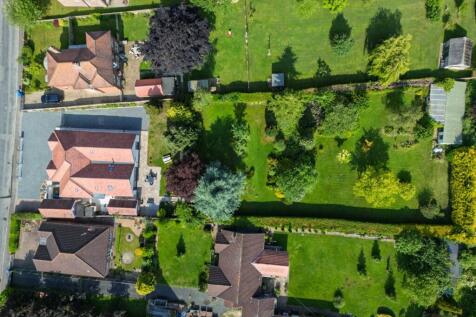 Station Road, Hutton Cranswick, YO25 9QZ 4 bed detached bungalow for sale