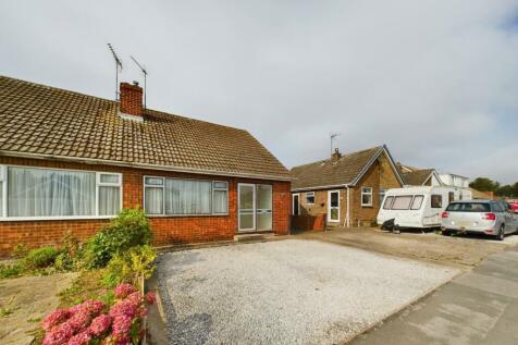 2 bedroom semi-detached bungalow for sale