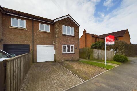 Laking Mews, Wold Newton, YO25 3YT 3 bed semi