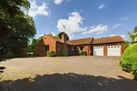 Howl Lane, Hutton, YO25 9QA 3 bed detached bungalow for sale
