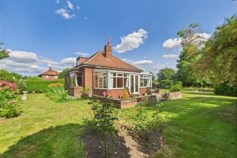 4 bedroom detached bungalow for sale