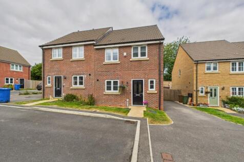 Edmond Close, Driffield, YO25 5GJ 3 bed semi
