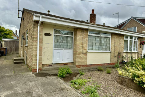 2 bedroom semi-detached bungalow for sale