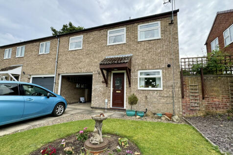 2 bedroom semi-detached house for sale