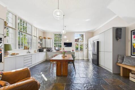 Stable Mews, Redwood Drive, YO25 8UH 4 bed house for sale