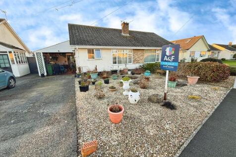 2 bedroom semi-detached bungalow for sale